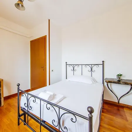 Romy Charmy Flat